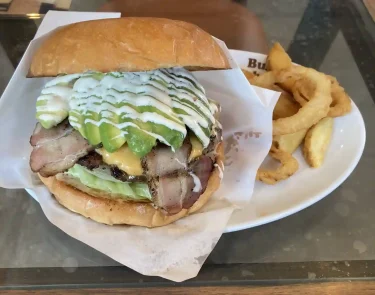 「バーガーキング」と「ホノホノ」
